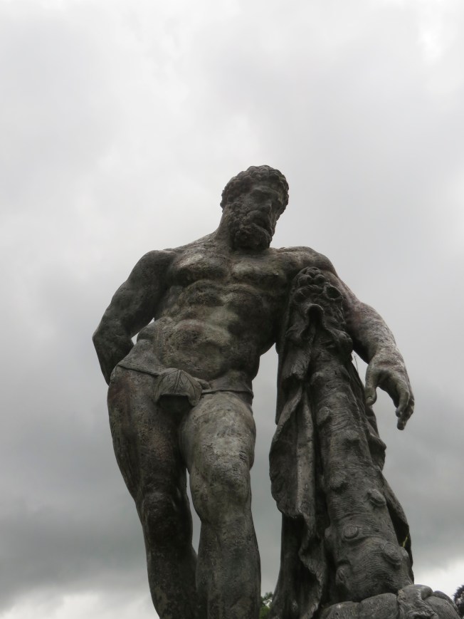 Hercules and his fig leaf